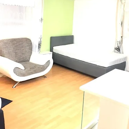 In Fuer Max 9 Personen Im Ug