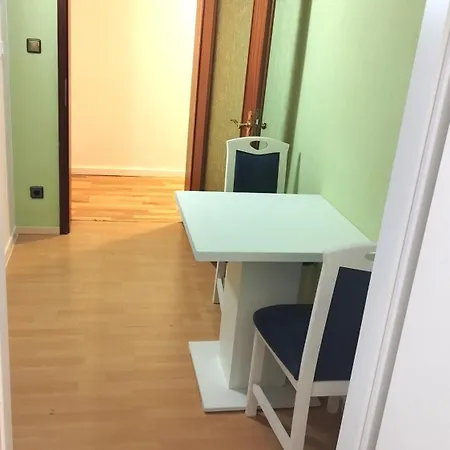 In Fuer Max 9 Personen Im Ug * Friedberg (Hessen)