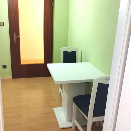 In Fuer Max 9 Personen Im Ug * Friedberg (Hessen)