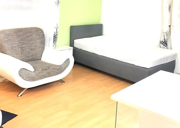 In Fuer Max 9 Personen Im Ug