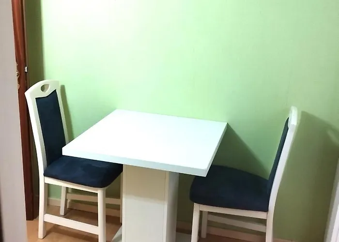 In Fuer Max 9 Personen Im Ug Apartman *